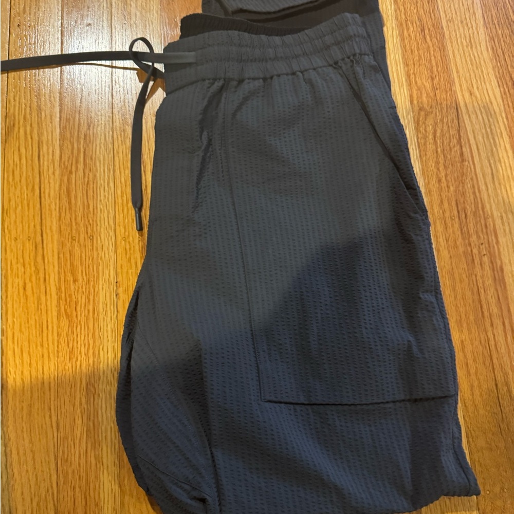 Lululemon Dark Gray Textured Pants XL joggers - Picture 2 of 5